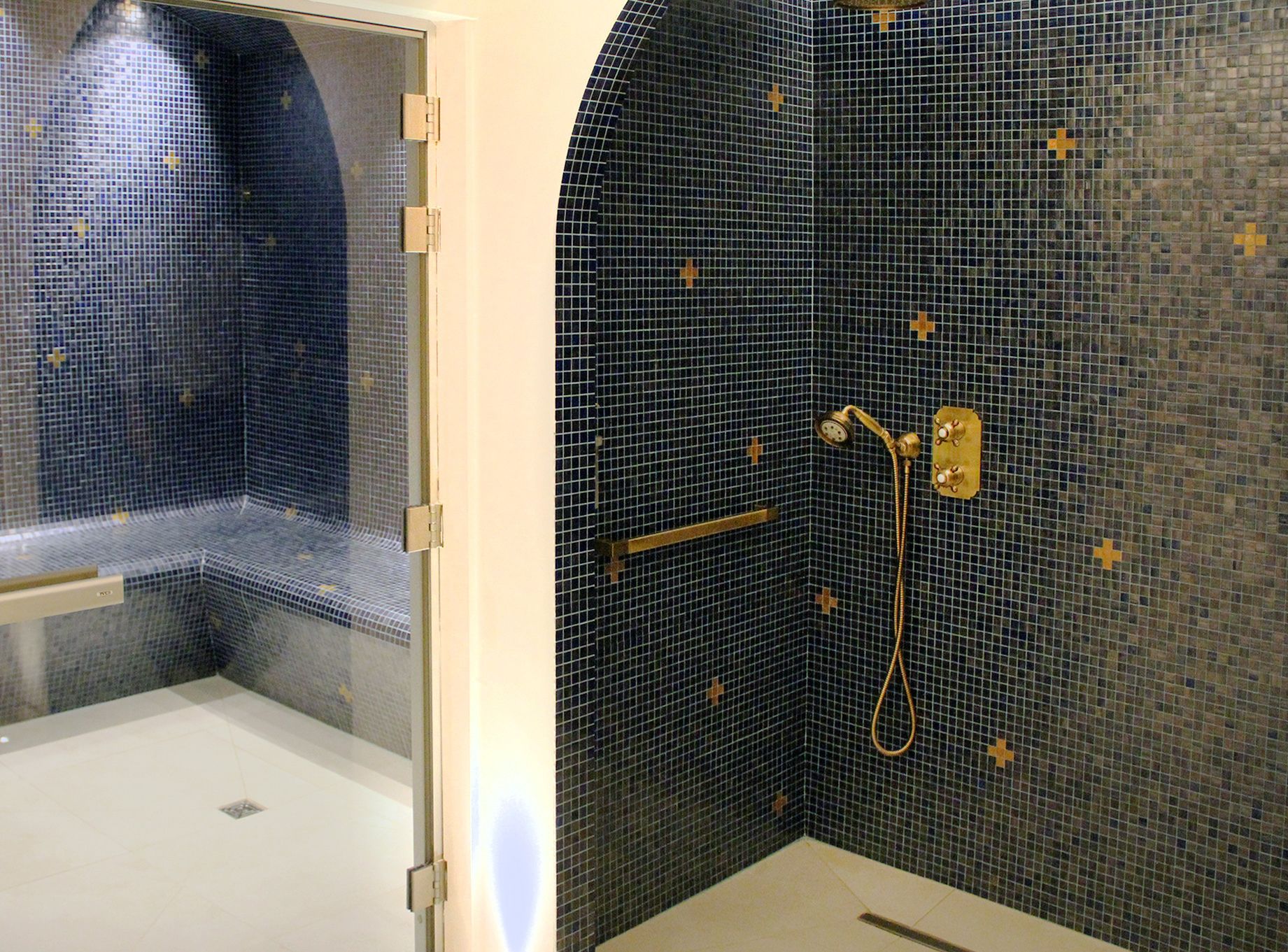 sauna, steam room, deep-tissue massages, sports massages, massages