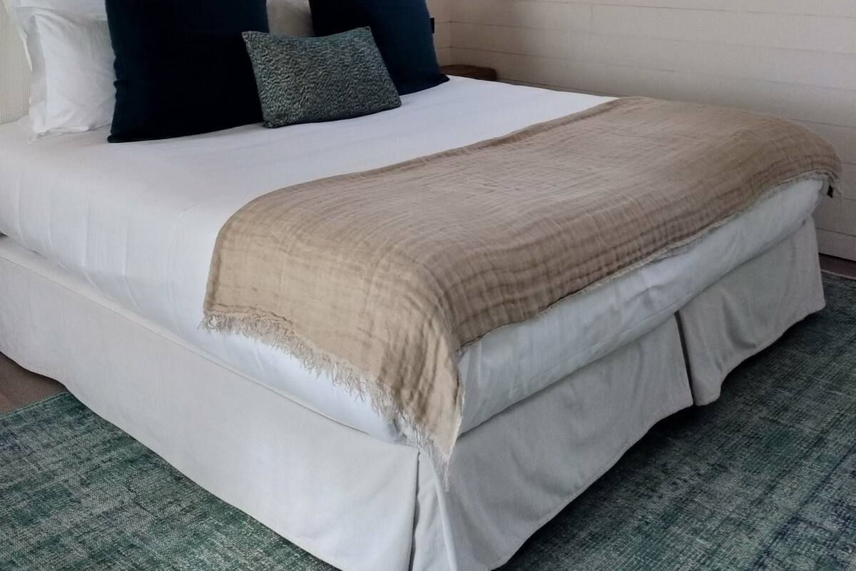 Superior Double or Twin Room, Partial Sea View (Poternes) | Premium bedding, in-room safe, blackout drapes, soundproofing