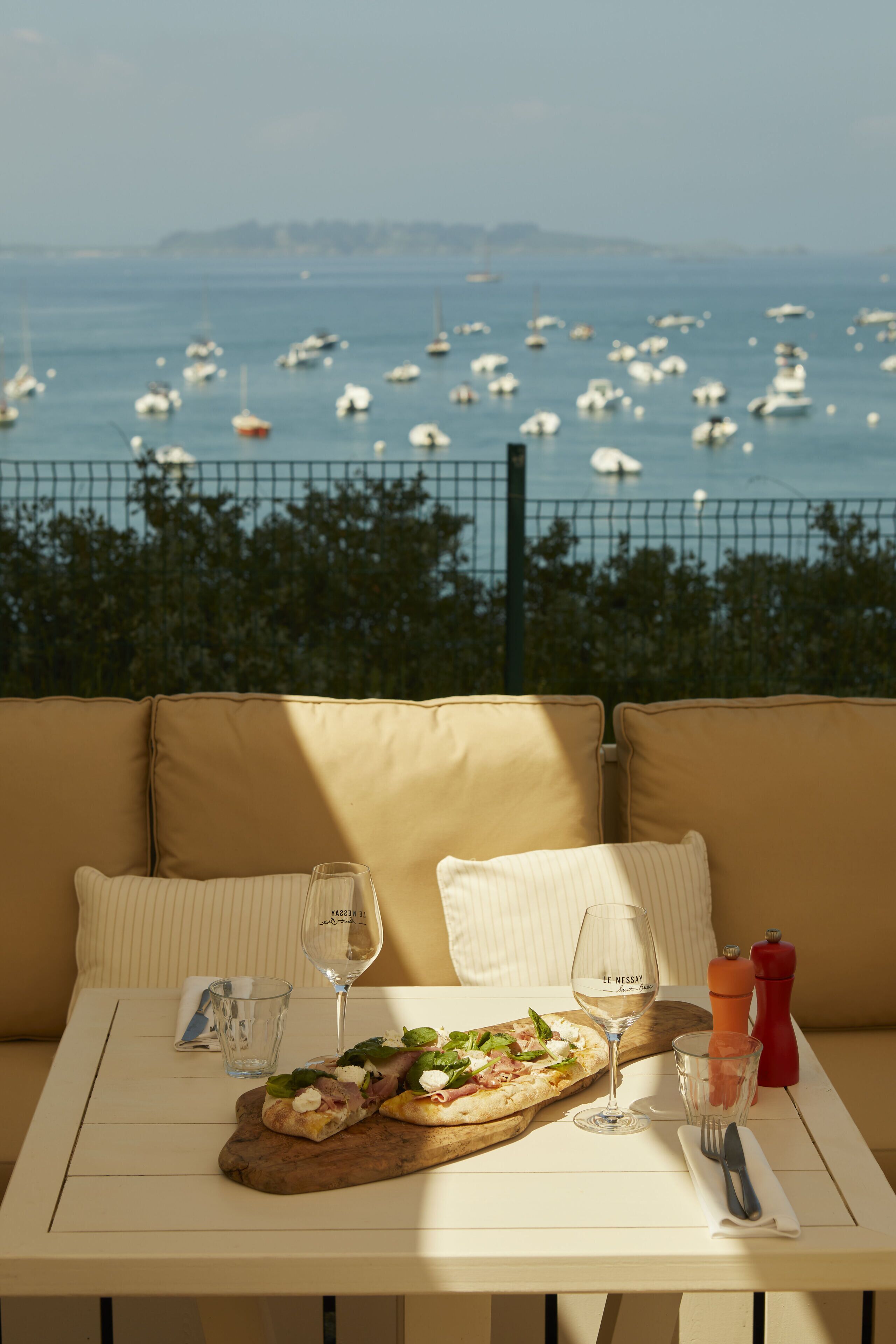 breakfast, lunch, dinner served; local cuisine, al fresco dining