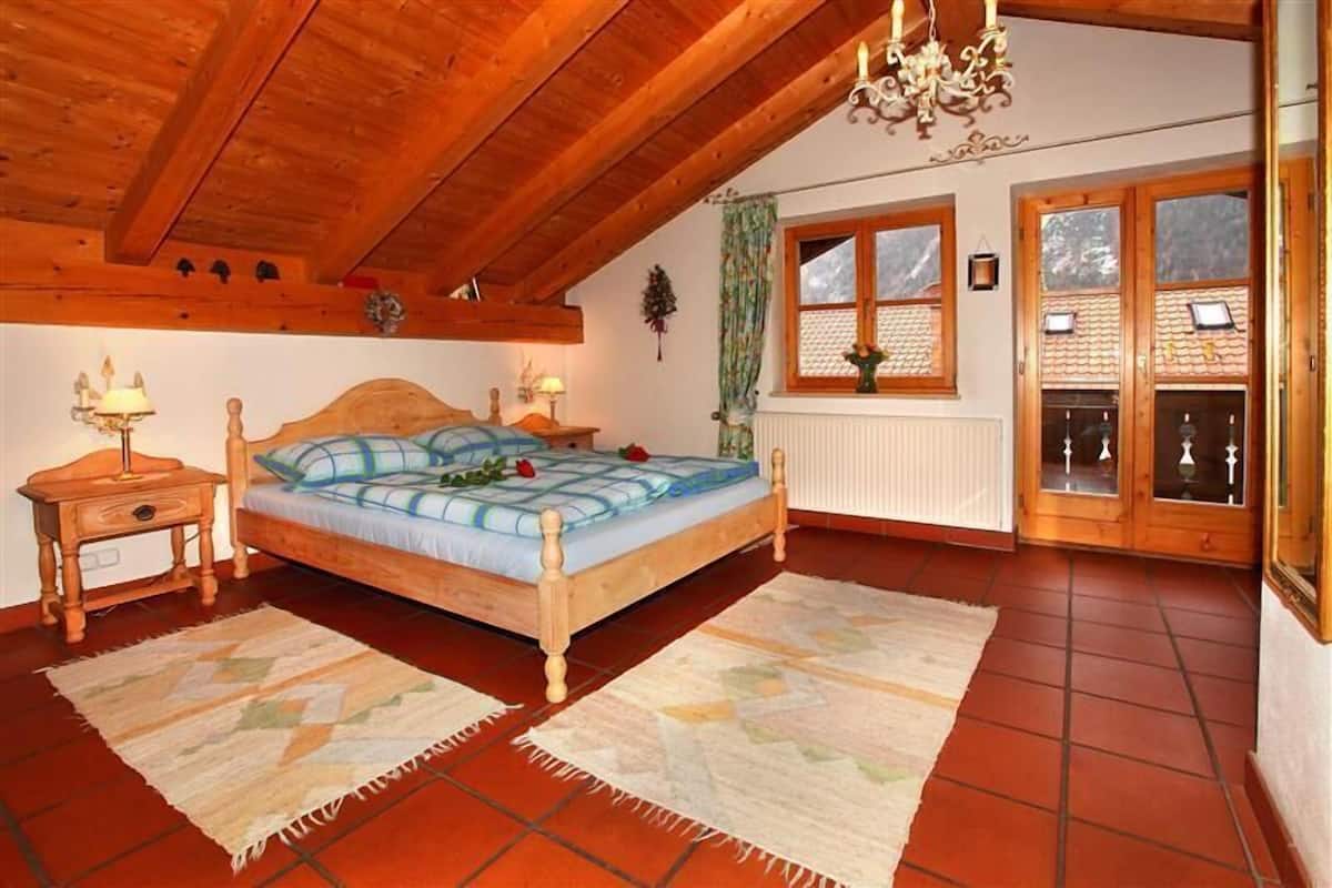 Apartamento (Edelweiß) | Caja fuerte, escritorio, sistema de insonorización