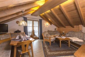 Living area - Ferienhäuser Werdenfels (Mittenwald)