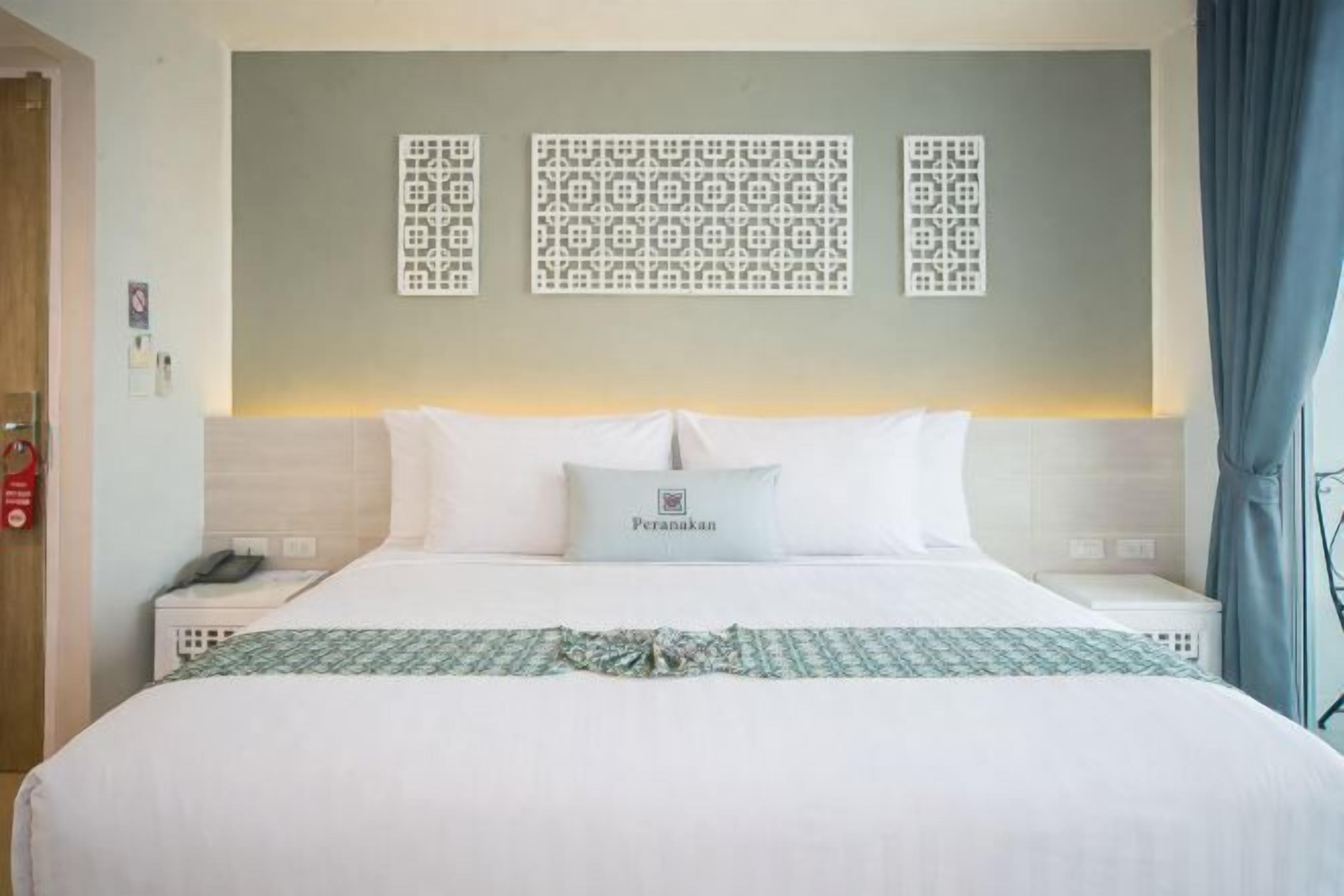 เครื่องนอนระดับพรีเมียม, ตู้นิรภัยในห้องพัก