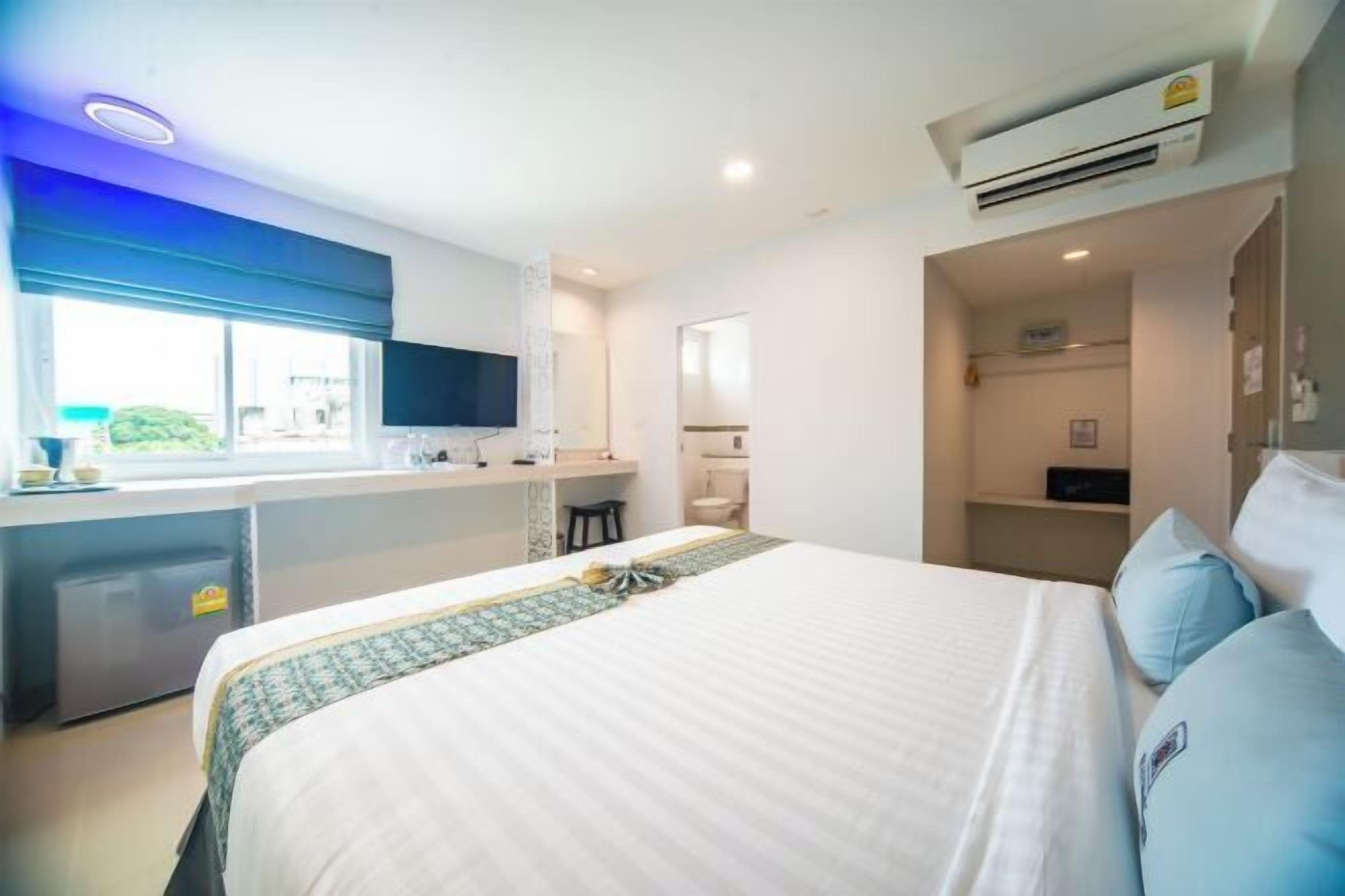 เครื่องนอนระดับพรีเมียม, ตู้นิรภัยในห้องพัก