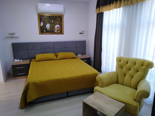 1 bedroom, Egyptian cotton sheets, premium bedding, free minibar items