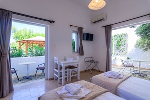 Monolocale Standard (Double or Twin) | Una cassaforte in camera, con stile personalizzato