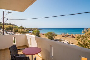 Standard Studio (Double or Twin) | Balcony