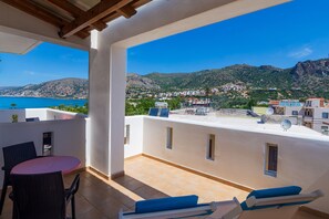 Family Apartment, 1 Bedroom | In-room safe, individually decorated, individually furnished, desk - Sifis Studios (Kantanos-Selino)