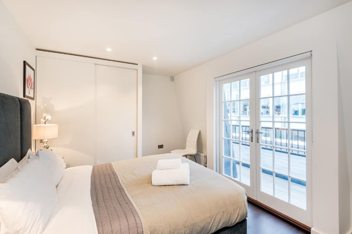 Appartement Ville, 3 chambres ((153) Sloane 5) | Espace de travail pour ordinateur portable, fer et planche à repasser