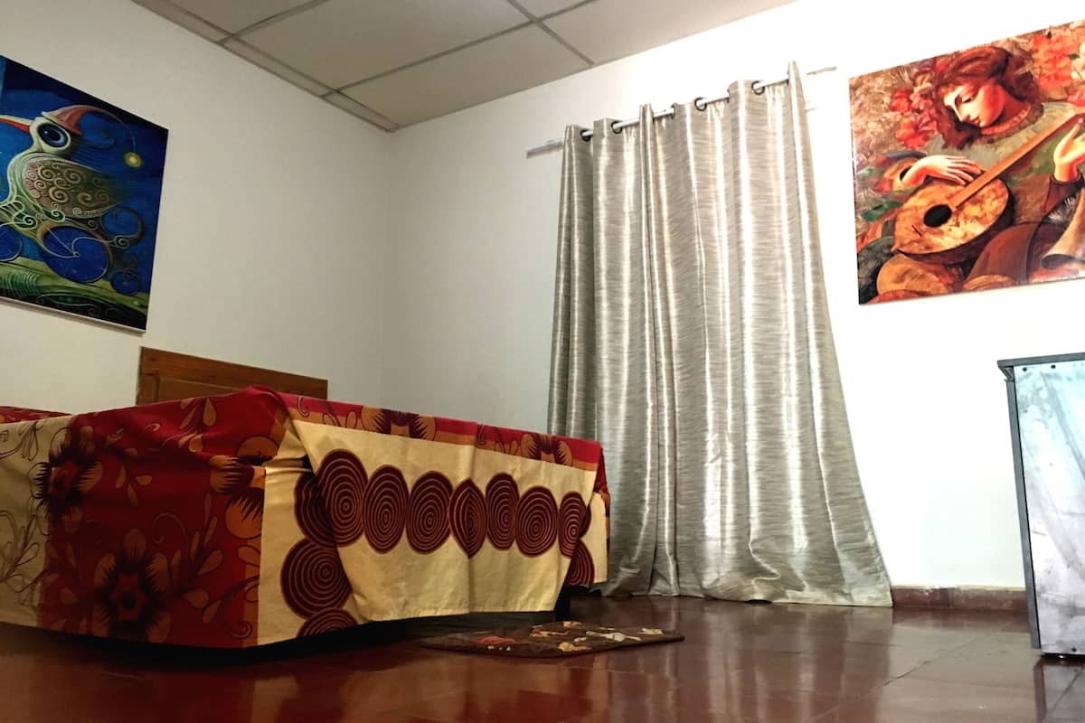 Iron/ironing board, rollaway beds, free WiFi, bed sheets