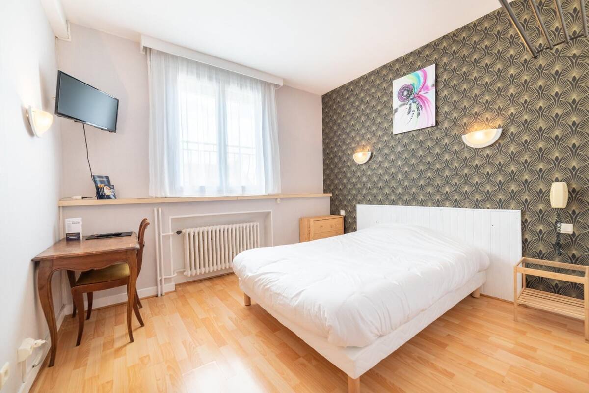 Kamar Double, area halaman | Seprai premium, tirai kedap cahaya, kedap suara, dan Wi-Fi gratis