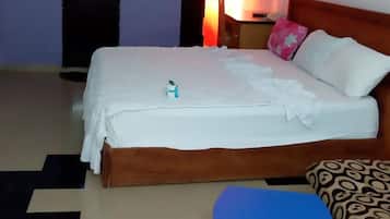 Desk, free WiFi, bed sheets