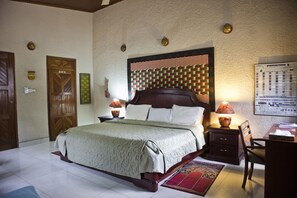 Ropa de cama de alta calidad, minibar, escritorio y wifi gratis 