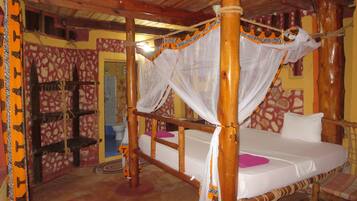 Deluxe Double Room, Sea View | In-room safe, iron/ironing board, free WiFi, bed sheets