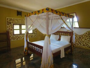 In-room safe, iron/ironing board, free WiFi, bed sheets - Santa Maria Coral Park (Pongwe)