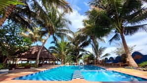 Outdoor pool - Santa Maria Coral Park (Pongwe)