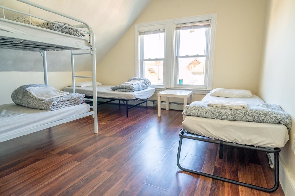 Quadruple Room, Multiple Beds, Non Smoking | Free WiFi, bed sheets