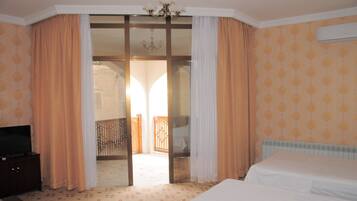 Standard Triple Room | Free WiFi, bed sheets