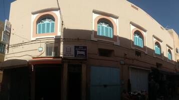 Mặt tiền nơi lưu trú