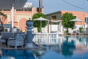 Seasonal outdoor pool, open 9:00 AM to 7:00 PM, pool umbrellas - Fedra Mare Apartment (Corfu)