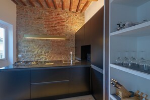 Lägenhet - 2 sovrum | Eget pentry | Stort kylskåp, mikrovågsugn, ugn och spishäll