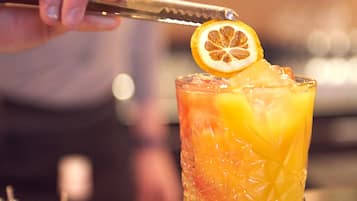Alimentos y bebidas