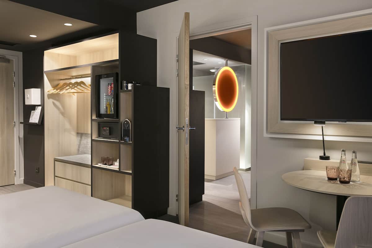 In-room safe, desk, laptop workspace, blackout drapes