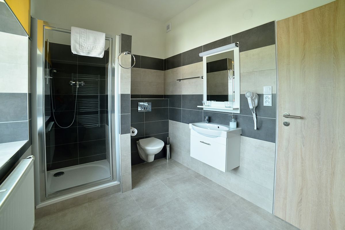 Double Room, 1 Queen Bed with Sofa bed | Desk, WiFi (free)