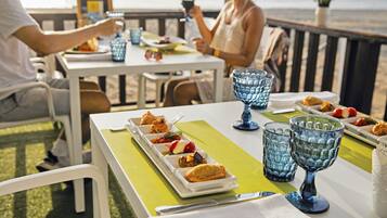 5 restaurants servant le déjeuner, spécialités Cuisine internationale