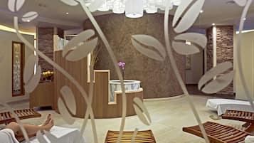 Salas para tratamentos a dois, banheira de hidromassagem, sauna a vapor