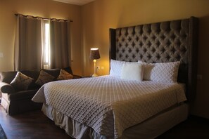 1 bedroom, desk, free WiFi, bed sheets