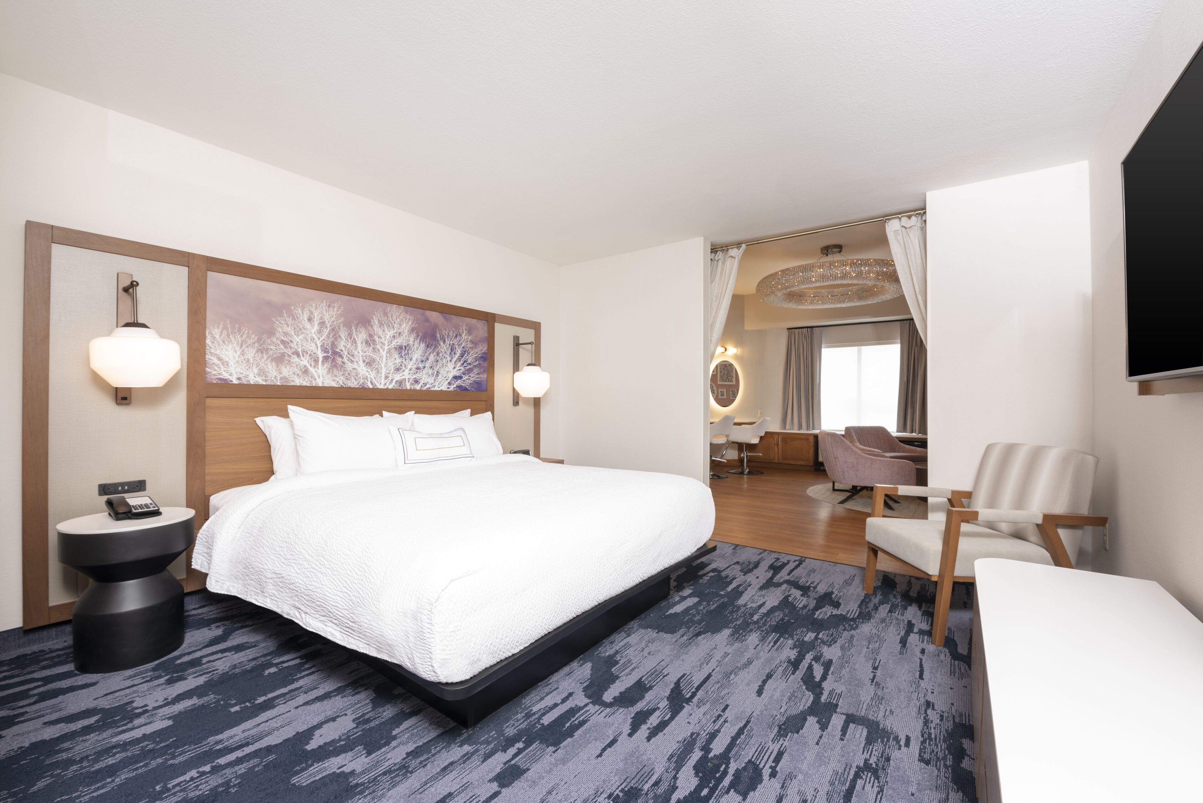 suite, 1 king bed | desk, laptop workspace, iron/ironing board, free cots/infant beds