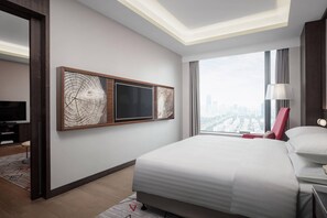 Executive Suite, 1 King Bed | Hypo-allergenic bedding, down comforters, in-room safe, soundproofing - Courtyard by Marriott Suzhou Mudu (Suzhou)