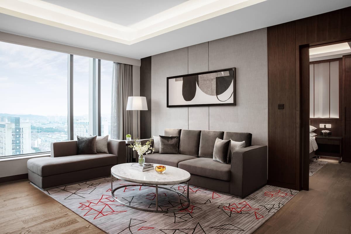 executive suite, 1 king bed | living area | 49-inch lcd tv with cable channels, tv