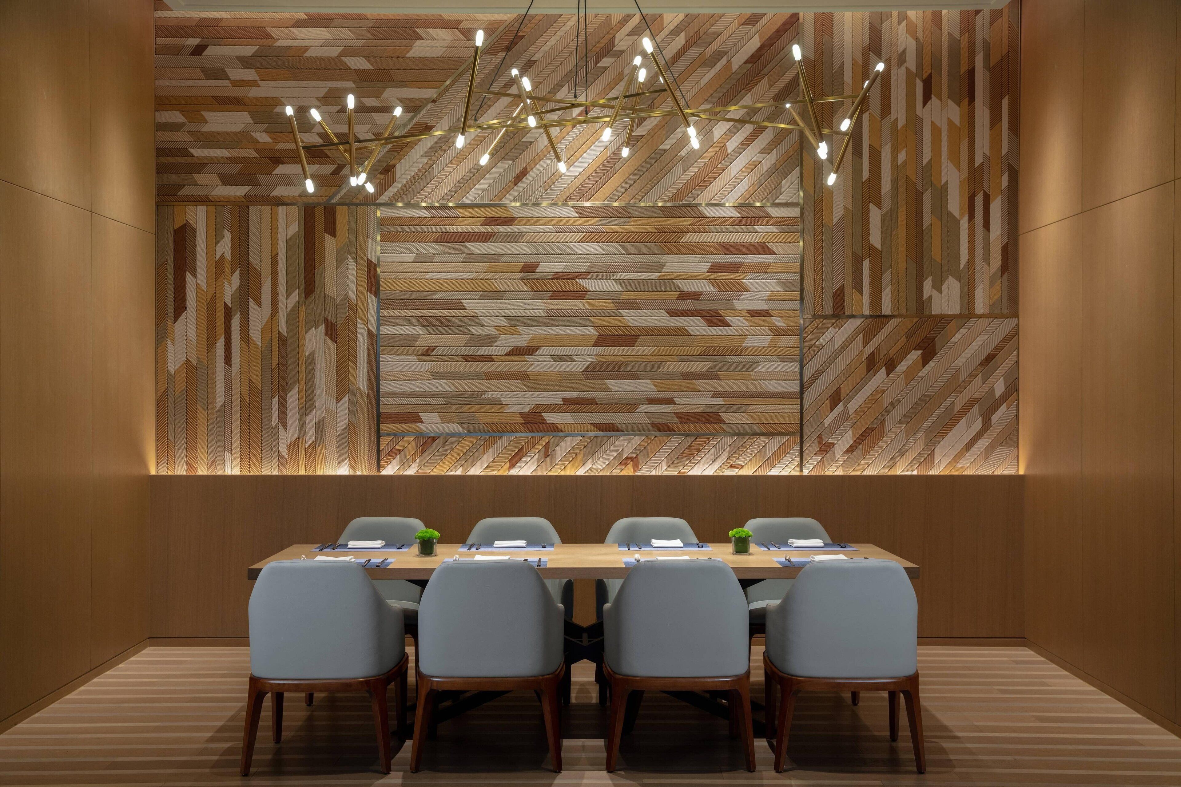 breakfast, lunch, dinner served; chinese cuisine