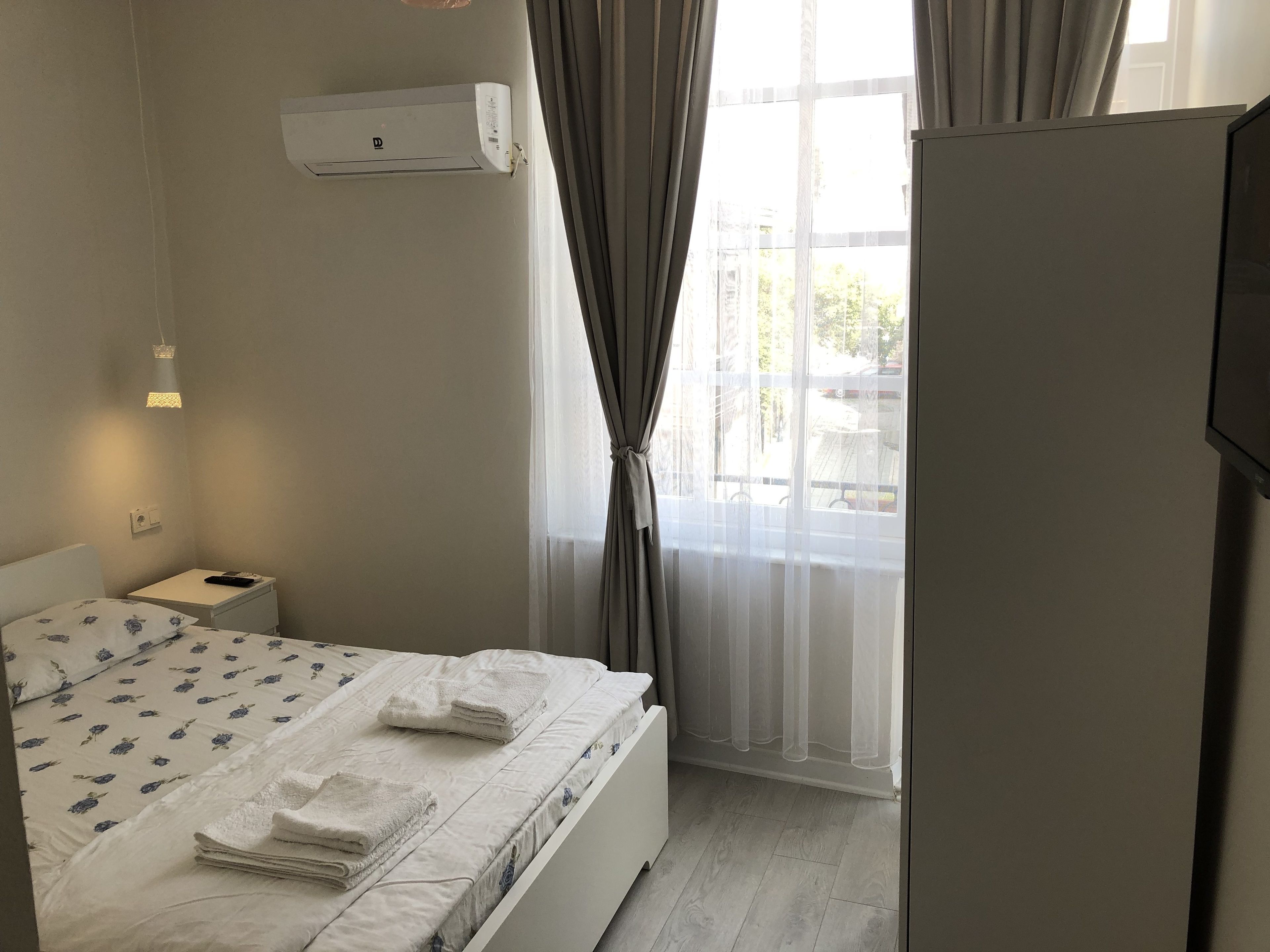 1 bedroom, premium bedding, minibar, blackout curtains