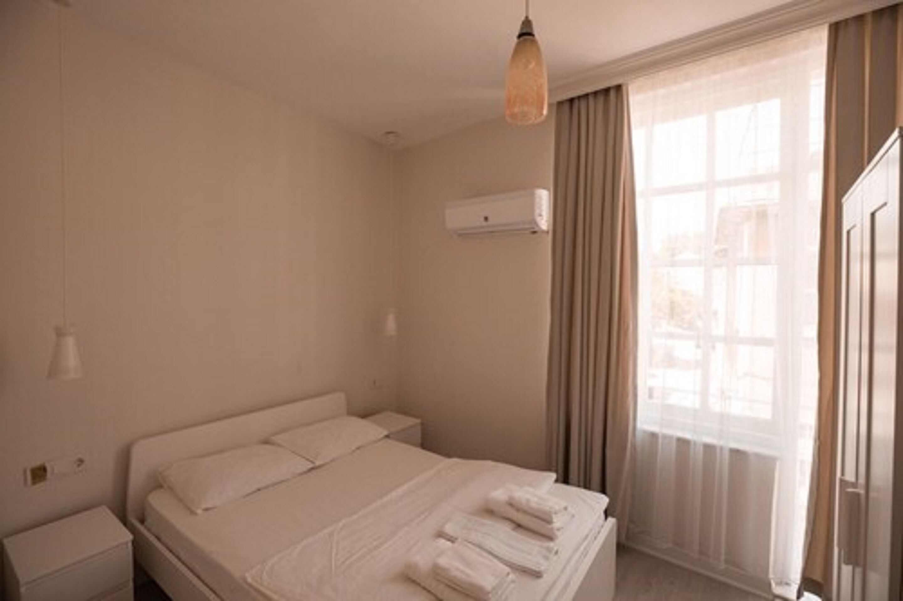 standard double room | bathroom shower