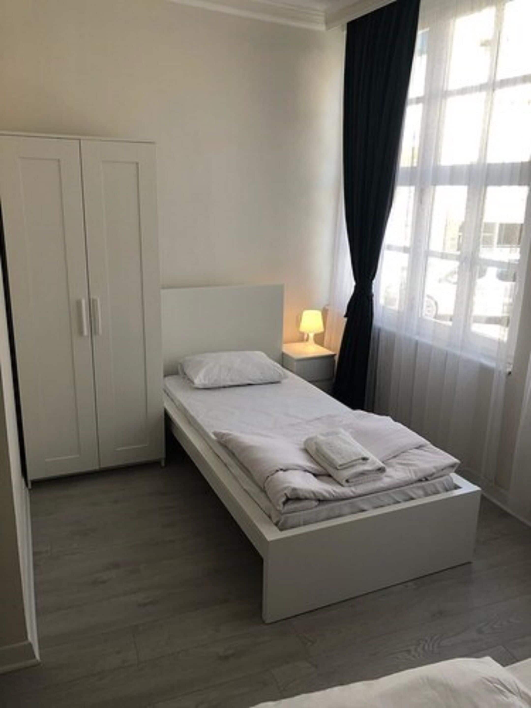 80-cm led tv with satellite channels, tv