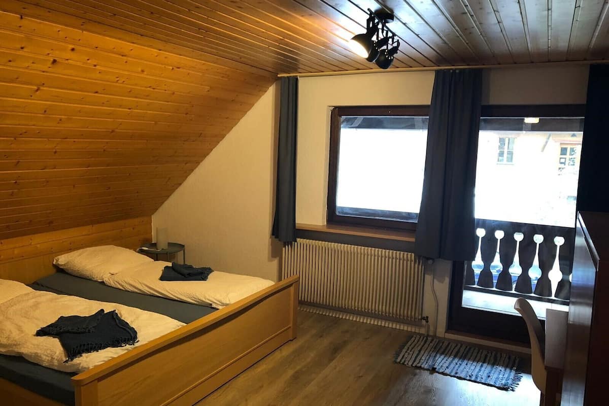 Habitación doble económica, balcón, vista al valle (Gästehaus) | Camas extra