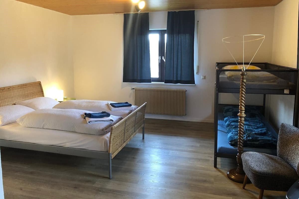 Familierom (Gästehaus) | Ekstrasenger (mot et tillegg)