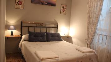 House, Multiple Beds, Non Smoking | 4 bedrooms, premium bedding, down duvets, memory-foam beds