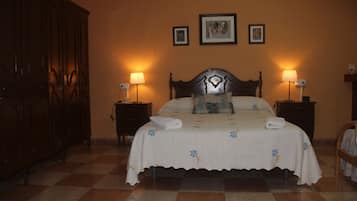 Casa, varias camas, no fumadores | 4 dormitorios, ropa de cama de alta calidad, edredones de plumas