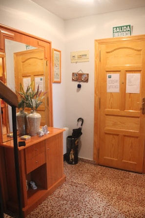 Hus - flera sängar - icke-rökare | Entréinterör