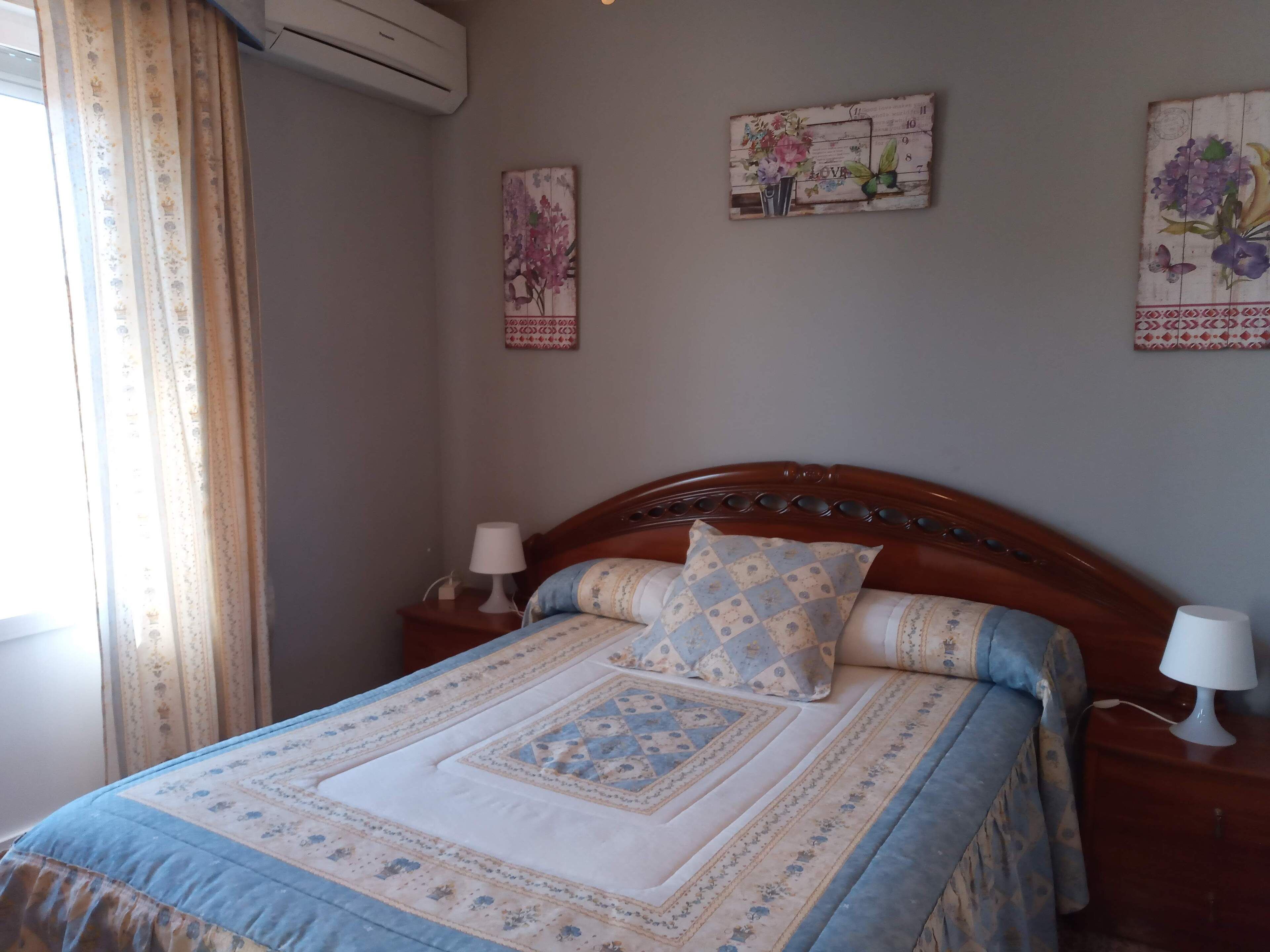 4 bedrooms, premium bedding, down duvets, memory-foam beds