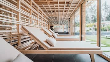 Sauna, Whirlpool, Dampfbad, Körperbehandlungen, Hydrotherapie