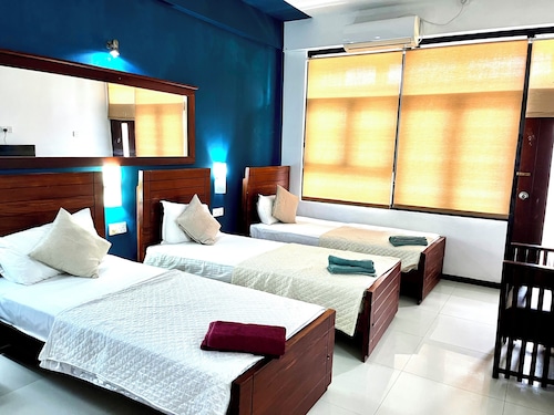 Subhas Hotel