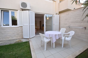 Apartment | Terrace/patio