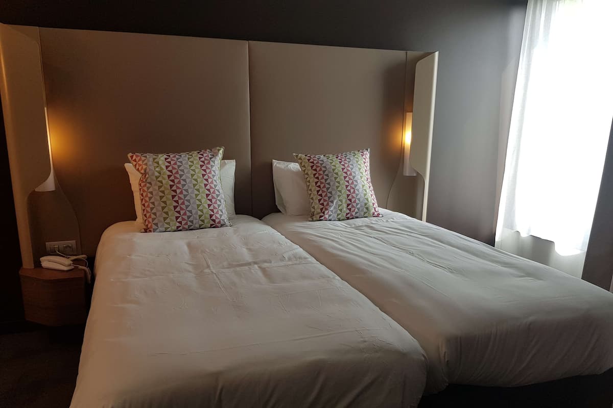 Ameublement personnalisé, bureau, rideaux occultants