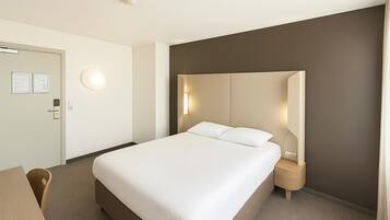 Standard-studio, 1 keskisuuri parisänky | Yksilöllisesti kalustettu, työpöytä, pimennysverhot, äänieristys