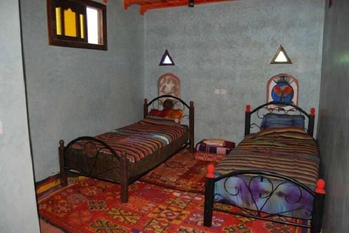 Standard-Zweibettzimmer, Gemeinschaftsbad | Zustellbetten, Bettwäsche
