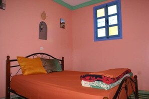 Rollaway beds, free WiFi, bed sheets